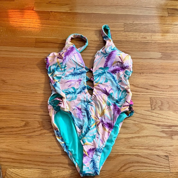 NWT BAR lll Copacabana Printed Twist Front Tie One Piece - Picture 2 of 4